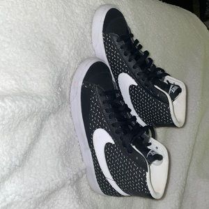 Nike Black blazers with little white nike checks!!! worn twice maybe 3 times!!